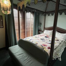Canopy bed Canopy bed