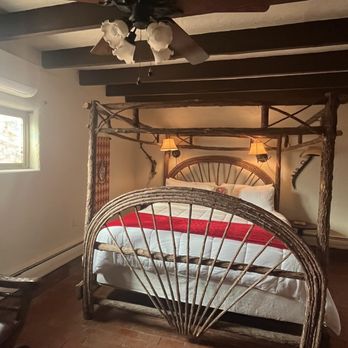 Loba Luna Bed and Breakfast - Bedroom - Bed & Breakfast Near Me - Albuquerque, New Mexico