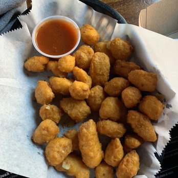 Floyd's Pub - Cheese curds - Pubs Near Me - Chicago, Illinois