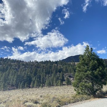 June Lake - Mountain range - Lakes Near Me