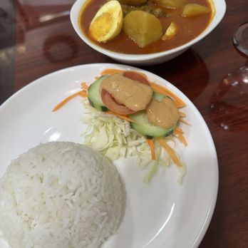 Uncle Chin's Kitchen - ) L2. (Weekday Lunch - Mon to Fri. 11am-2pm Only) Malaysian Curry Chicken - Malaysian Near Me - Katy, Texas