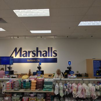 Marshalls - Checkout with 6 cashiers - Department Stores Near Me - Burbank, California