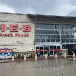 HEB - Front of store