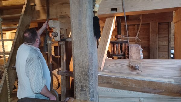 George Washington's Distillery & Gristmill by null