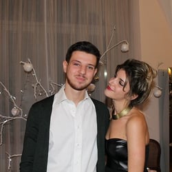 I L'Orel - A destra, una delle pettinature fantastiche che realizza Fabio!