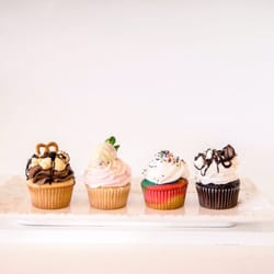 Dvas Custom Cakes & Treats - Assorted Cupcakes