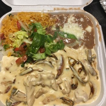 El Bucana's Taqueria - Pollo con crema - Mexican Near Me - Milton, Washington