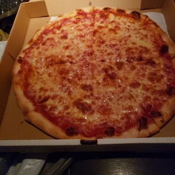 Vinny's Restaurant & Pizzeria - Diving in first time - Pizza Near Me - Naugatuck, Connecticut
