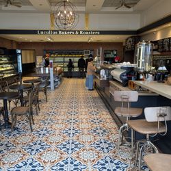 Lucullus Bakers & Roasters - View entering the store