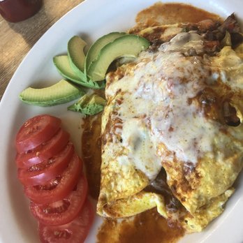 Ana's Place - Steak picado omelette with avocado and tomatoes instead of rice/beans or potatoes - Mexican Near Me - Tulare, California