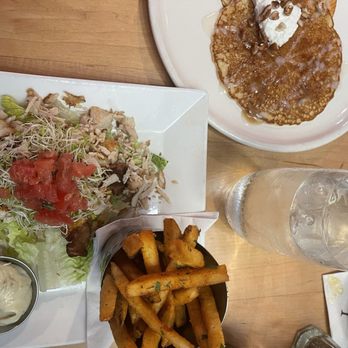 BB's - Turkey unwich, cinnamon roll pancakes (half order) and crispy parm fries! - New American Near Me - Jacksonville, Florida