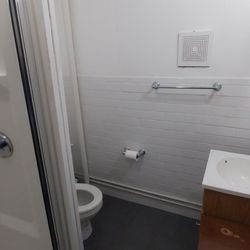The Twilight Lodge - Bathroom