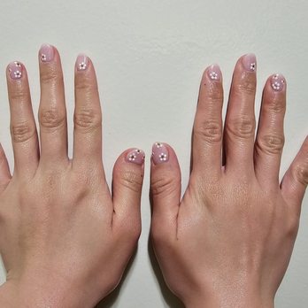 Tip2toes by Jennie - Jennie's attention to detail--look at the symmetry of the flowers on both hands! - Nail Salons Near Me - San Diego, California Tip2toes by Jennie - Jennie's attention to detail--look at the symmetry of the flowers on both hands! - Nail Salons Near Me - San Diego, California