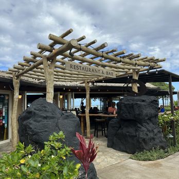 Oasis on the Beach - Out front of restaurant - Hawaiian Near Me - Kapaa, Hawaii