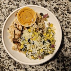 gusto! Avalon - Mango avacado bowl