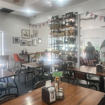 Bee’s Bakery Cafe - Bakeries Near Me - Oakhurst, California Bee’s Bakery Cafe - Bakeries Near Me - Oakhurst, California