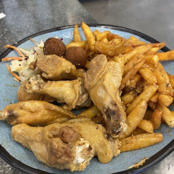 Red Barn Chicken - Traditional 7 PIECE WINGS COMBO - Fast Food Near Me - Farmington, Utah Red Barn Chicken - Traditional 7 PIECE WINGS COMBO - Fast Food Near Me - Farmington, Utah