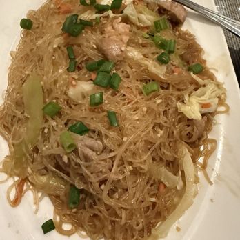 CARiN de RiA - Pancit with chicken & veggies. Very good! Yum - Filipino Near Me - Encinitas, California