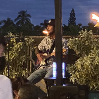 Fleetwood's on Front St - Live music...he had a great voice! - New American Near Me - Lahaina, Hawaii