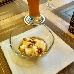 Taverna Kypros - Griechischer Joghurt mit Honig und Walnüssen