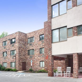 Complete Care at Harston Hall - Skilled Nursing Near Me - Flourtown, Pennsylvania Complete Care at Harston Hall - Skilled Nursing Near Me - Flourtown, Pennsylvania