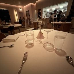 Beautiful dining room facing the pass