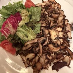 La Ginestra Restaurant - Chicken with Mushrooms and salad.