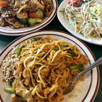 Thai Excellente Restaurant - Pad Thai, pad see eww, papaya salad. - Thai Near Me - El Monte, California