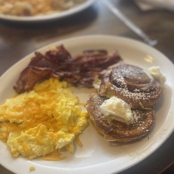 Dix Coney Island - Cinnamon Roll French Toast Breakfast - Burgers Near Me - Denton, Texas