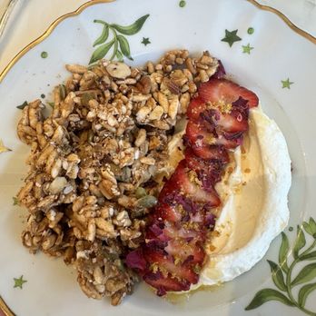 Elephantine - Yogurt with Labneh & Granola - Cafes Near Me - Boston, Massachusetts