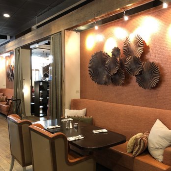 Eero's - Eero's, Renaissance St. Louis Airport Hotel, 9801 Natural Bridge Road, St. Louis, Missouri, Saturday, March 3, 2018 - New American Near Me - Saint Louis, Missouri