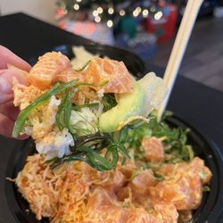 Salmon Poke Bowl & Wonton Chips!