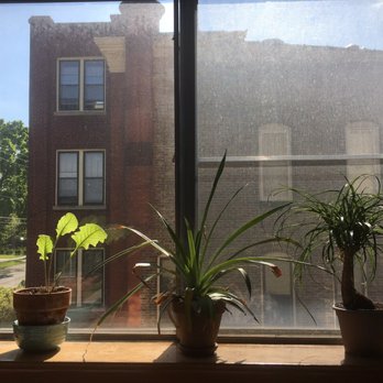 Roseanne Apartments - Our cozy home at 401 e Chicago. - Apartments Near Me - Elgin, Illinois Roseanne Apartments - Our cozy home at 401 e Chicago. - Apartments Near Me - Elgin, Illinois