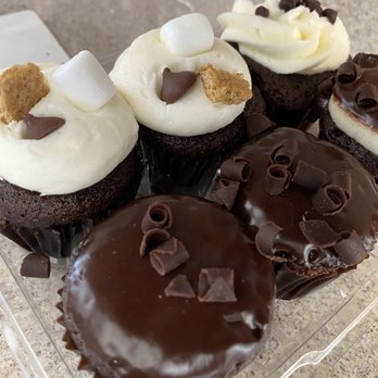 Misha’s Cupcakes - chocolate and marshmallows - Bakeries Near Me - Miami, Florida Misha’s Cupcakes - chocolate and marshmallows - Bakeries Near Me - Miami, Florida