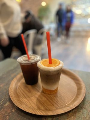 Cafe Bench | Crêpe Flushing by null