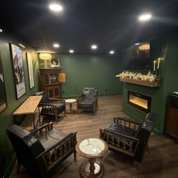Travis The Barber - Basement Lounge