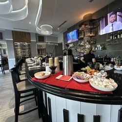 Wyvern Hotel, Ascend Hotel Collection - 88 keys restaurant set up for breakfast