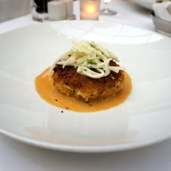 Sassafraz - Dungeness crab cake with adobe cream and jicama salad - French Near Me - Toronto, Ontario Sassafraz - Dungeness crab cake with adobe cream and jicama salad - French Near Me - Toronto, Ontario
