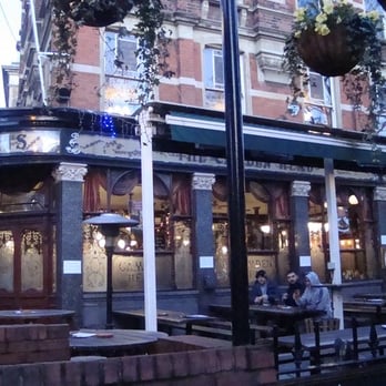 Camden Head - Pubs Near Me - London, XGL