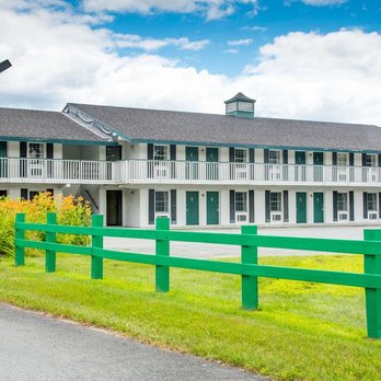 Colonnade Inn - Hotels Near Me - Lyndonville, Vermont Colonnade Inn - Hotels Near Me - Lyndonville, Vermont