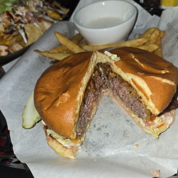 The Boathouse Bar & Stowaway Grill - Western cheeseburger - Bars Near Me - Nice, California The Boathouse Bar & Stowaway Grill - Western cheeseburger - Bars Near Me - Nice, California