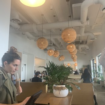 Hank's - Main seating - Coffee & Tea Near Me - Austin, Texas