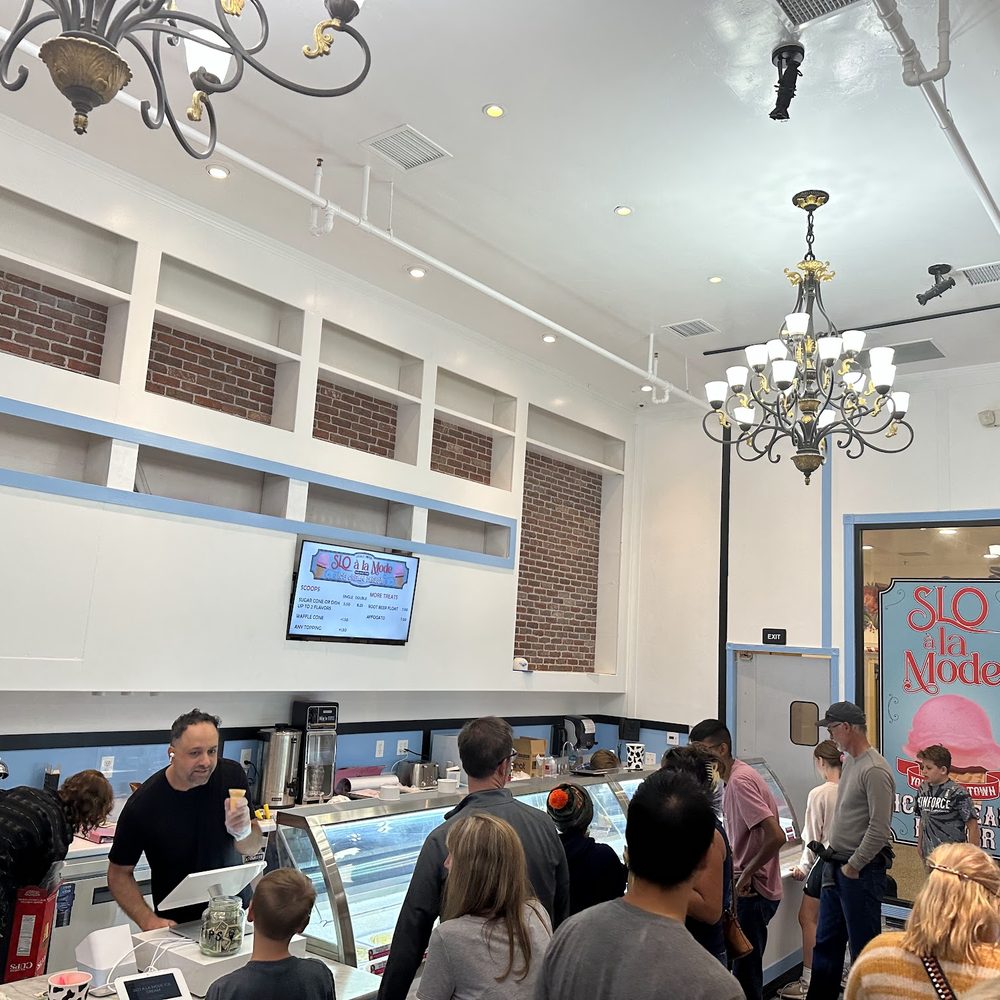 SLO à La Mode - a group of people in a restaurant - Ice Cream & Frozen Yogurt Near Me - San Luis Obispo, California SLO à La Mode - a group of people in a restaurant - Ice Cream & Frozen Yogurt Near Me - San Luis Obispo, California