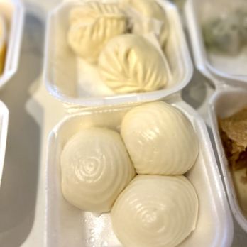 Ming Dynasty - Chicken Buns and Steamed Egg Custard Buns - Cantonese Near Me - Sacramento, California Ming Dynasty - Chicken Buns and Steamed Egg Custard Buns - Cantonese Near Me - Sacramento, California