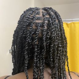 Small/medium kinky twists