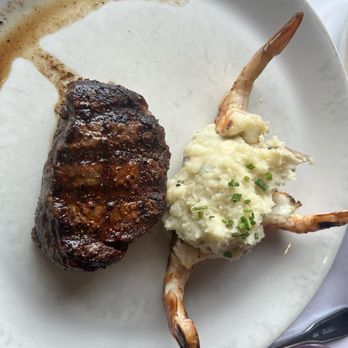 Chart House - Filet 7oz with mashed and shrimp add on - Seafood Near Me - Portland, Oregon Chart House - Filet 7oz with mashed and shrimp add on - Seafood Near Me - Portland, Oregon