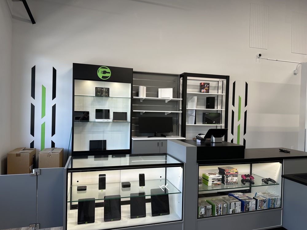 PAYMORE Updated October 2024 11 Photos 2115 S Main St, Wake