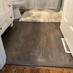Carpet Liquidators - Guest Bath_2