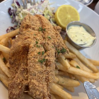 Zeke's Restaurant - Fried fish platter - Salad Near Me - Orange Beach, Alabama Zeke's Restaurant - Fried fish platter - Salad Near Me - Orange Beach, Alabama