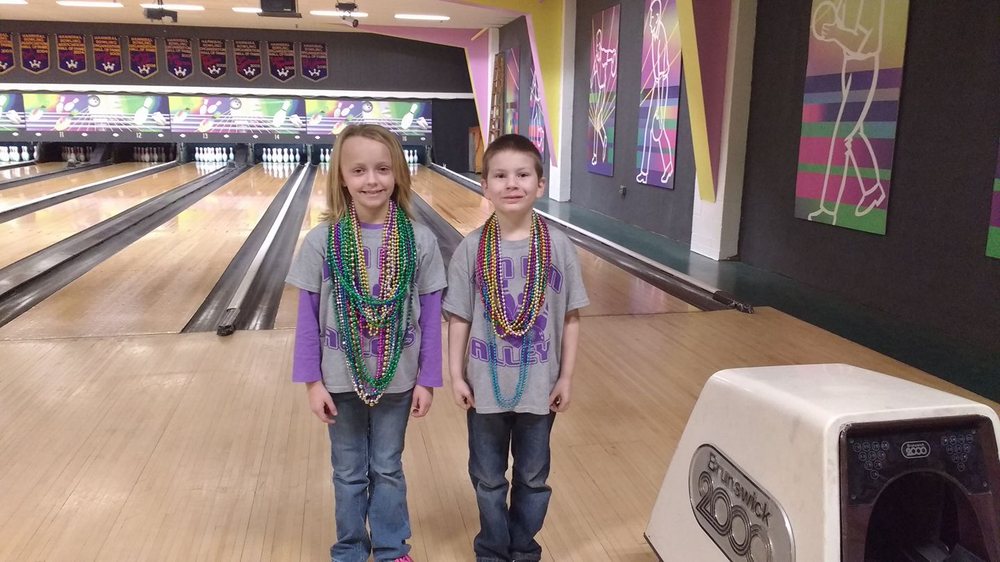 TEN PIN ALLEYS Updated August 2024 306 S 6th St, Hannibal, Missouri